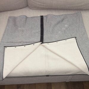 Lululemon Gray Knit scarf  Ivory Reverse